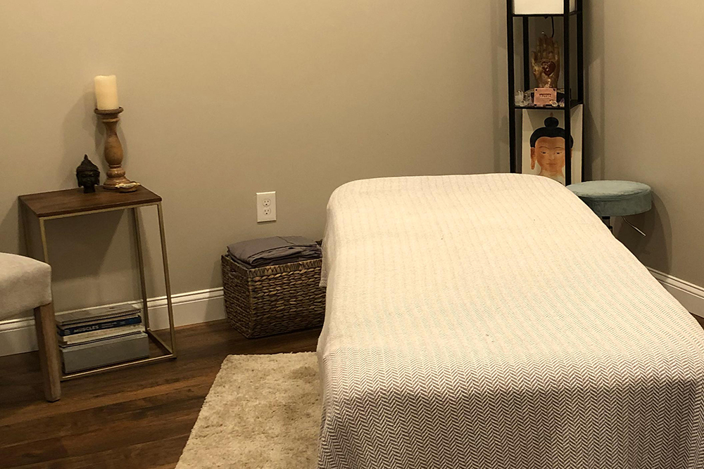 Massage bed